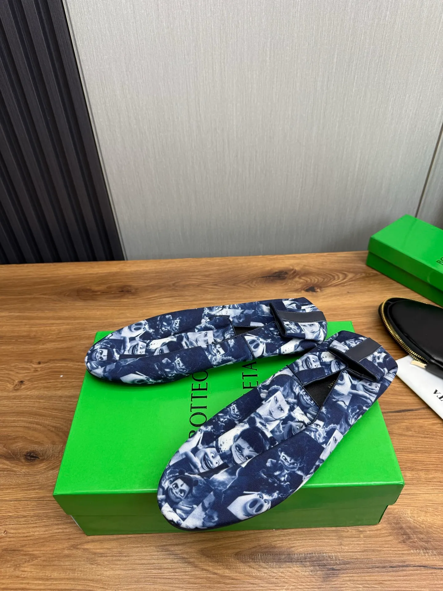Men's shoes 💰460💰 BV - popular wallet shoes 👟 Casual, fashionable and comfortable 🔗 Good partner for travel ✅ Imported Nezha series printed fabric + imported cowhide. Original rubber outsole, available all year round 👏 Size: 38-45 (38.45 custom-made, non-refundable)